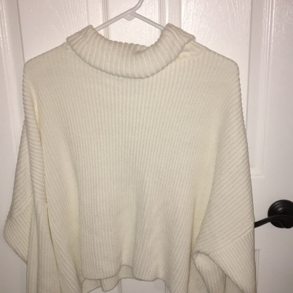 cream Hollister turtle neck sweater - Picture 2 of 3